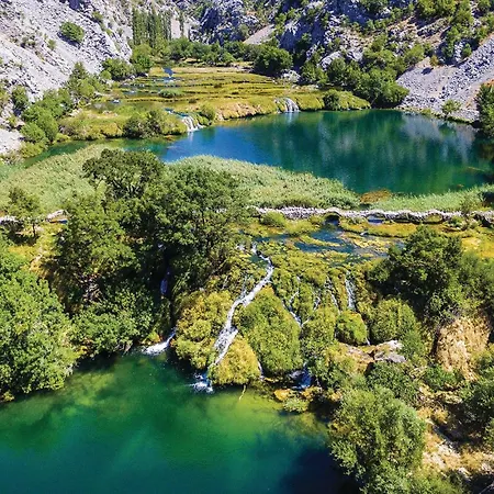 Appartement Awesome In With Wifi Obrovac